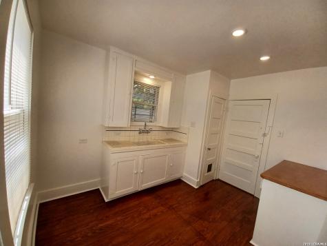 134 W Agarita Avenue San Antonio TX 78212