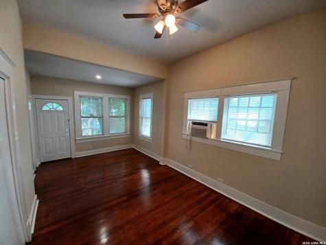 134 W Agarita Avenue San Antonio TX 78212