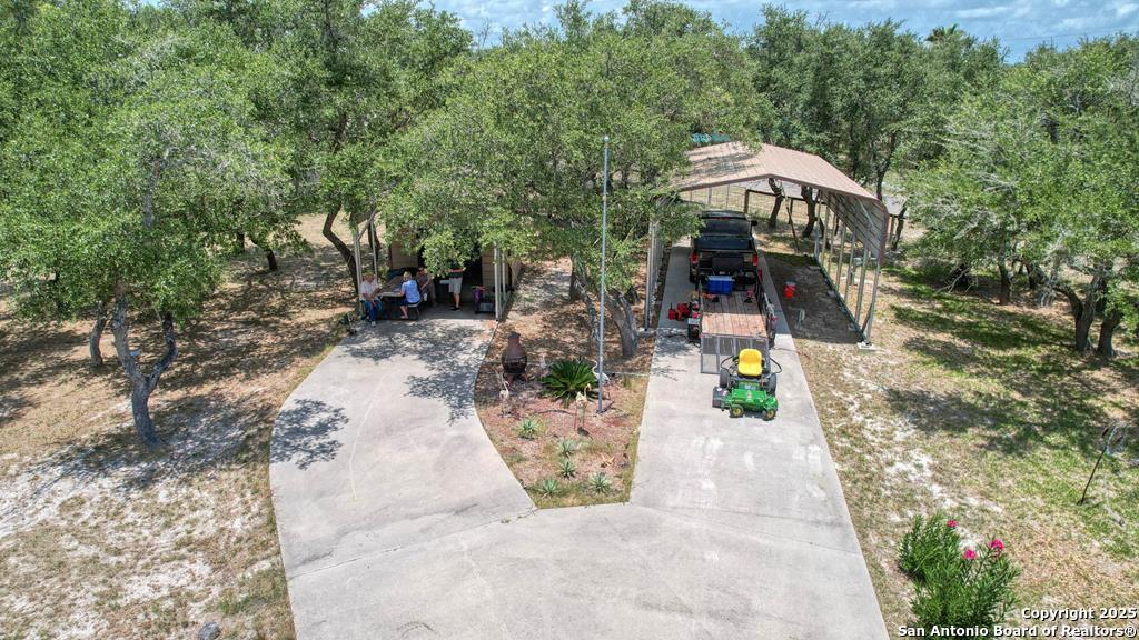 527 N Traylor Rockport TX 78382