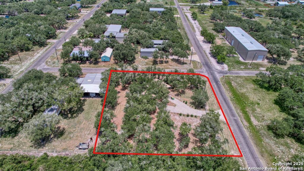 527 N Traylor Rockport TX 78382