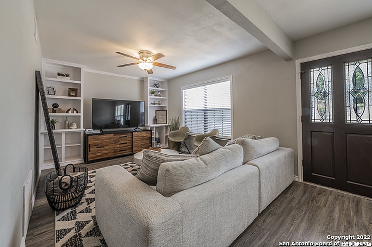 67 Storeywood Drive San Antonio TX 78213