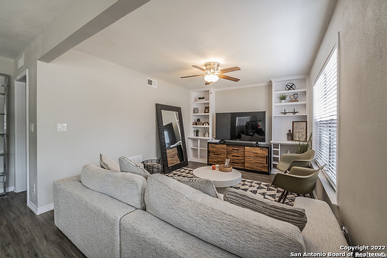 67 Storeywood Drive San Antonio TX 78213