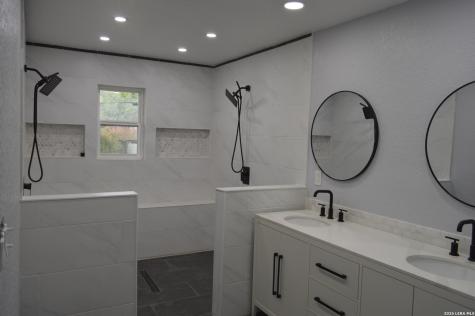 1003 Fabulous Drive San Antonio TX 78213