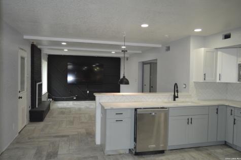 1003 Fabulous Drive San Antonio TX 78213