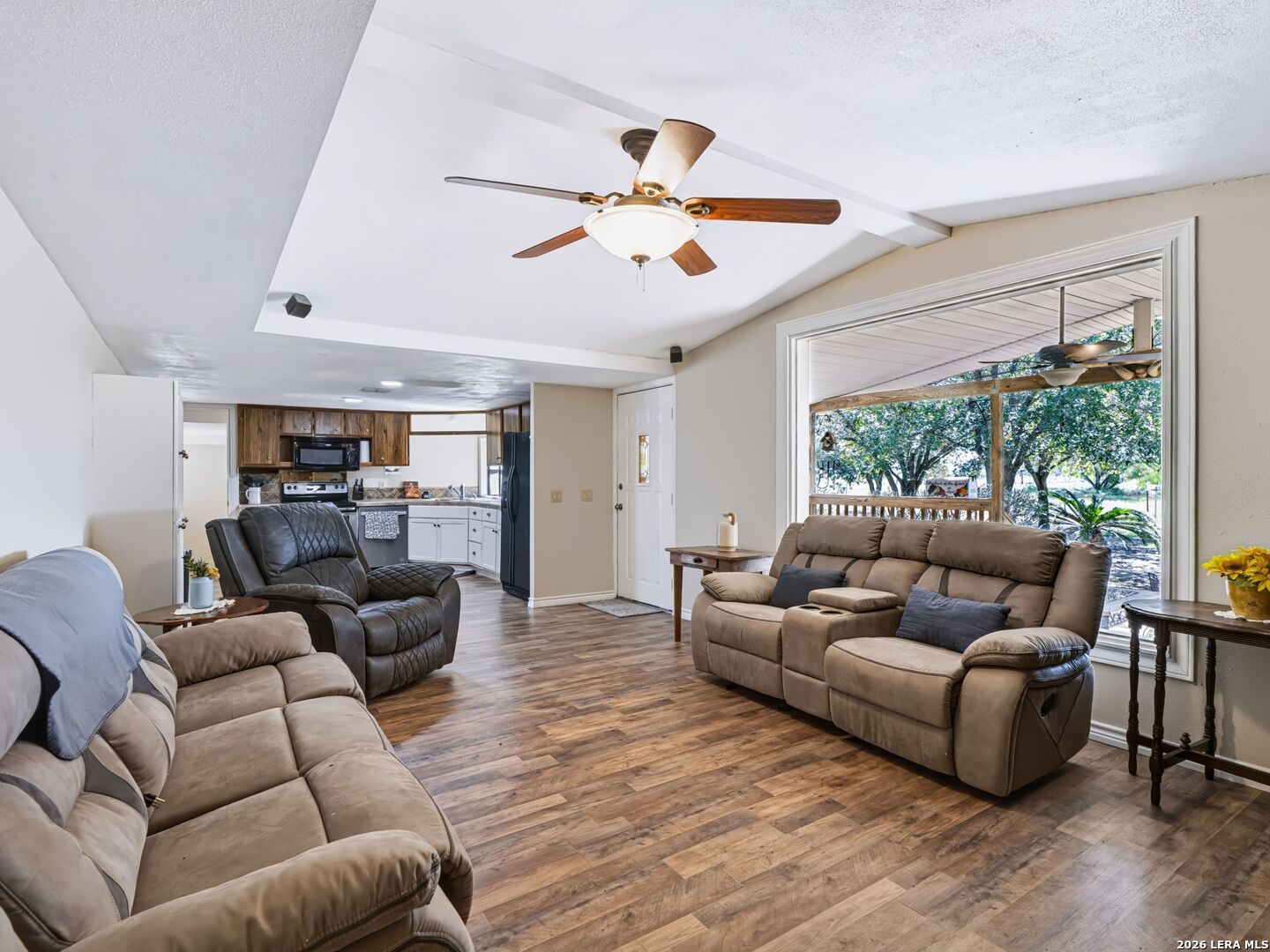 1555 Hoffman Road Lytle TX 78052