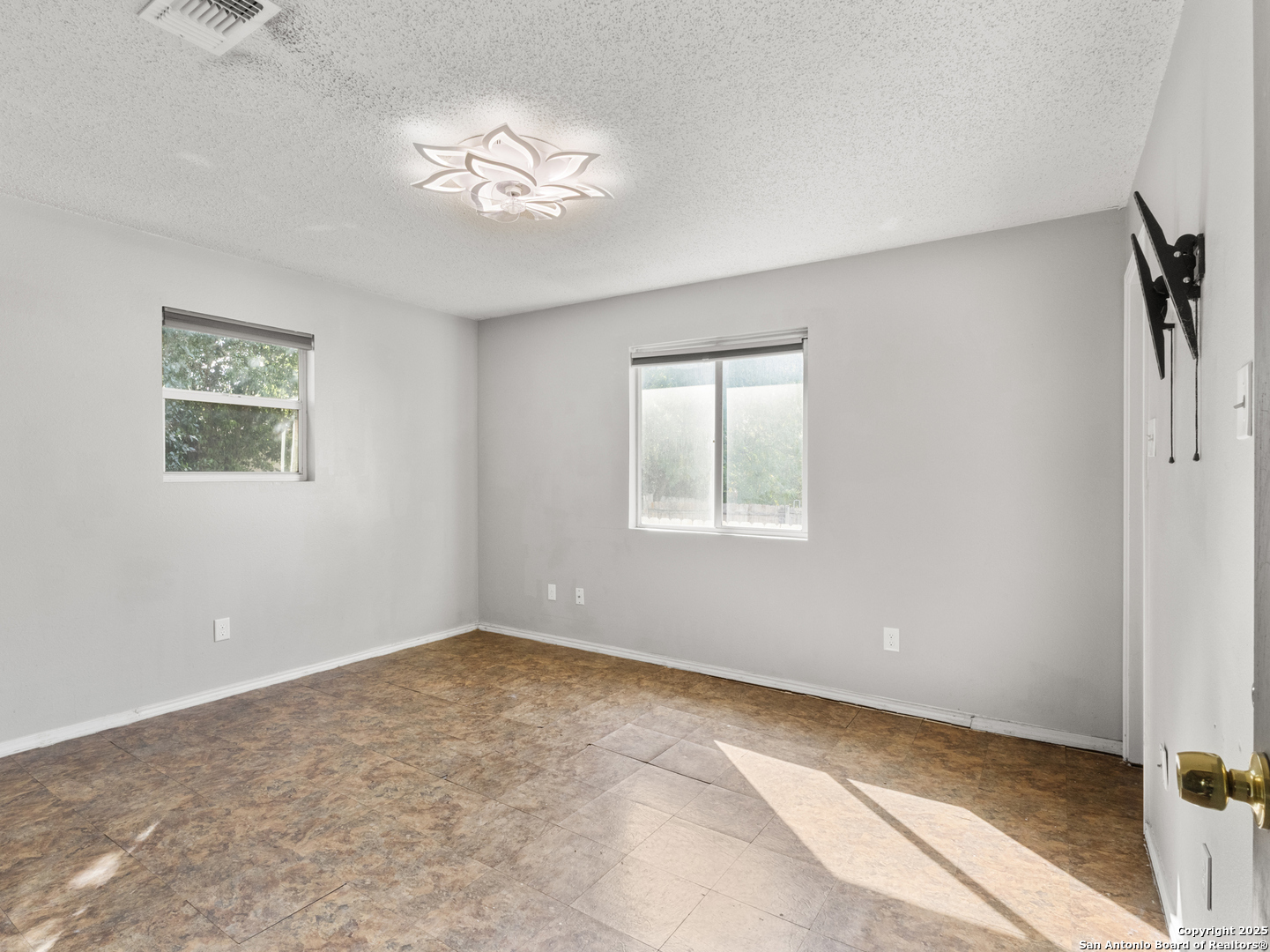 142 Jean San Antonio TX 78207