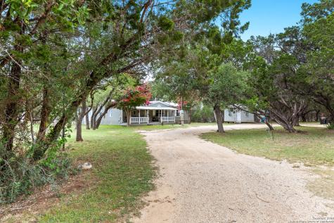 193 Mills Lane Pipe Creek TX 78063