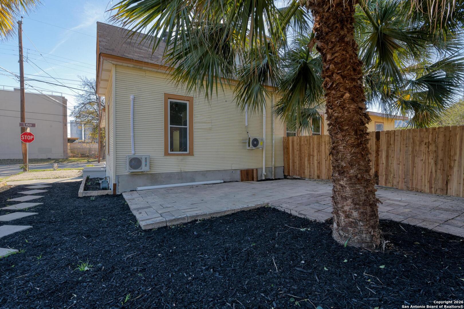 224 E Rische San Antonio TX 78204