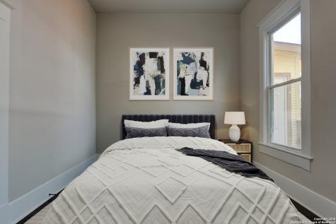224 E Rische San Antonio TX 78204