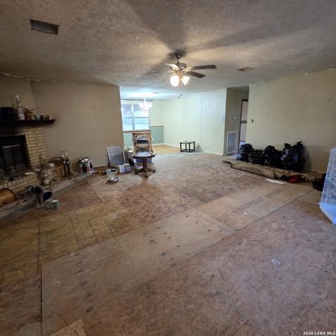 531 Deer Loop Lagrange TX 78945