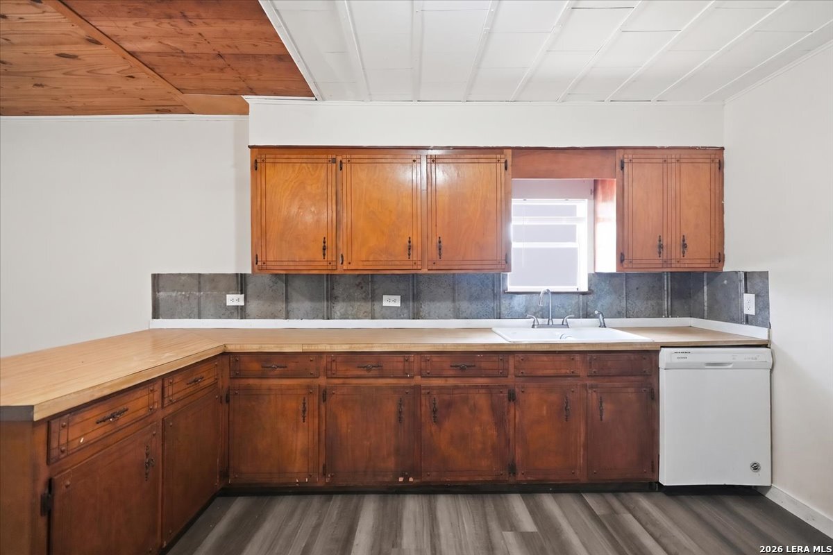 171 County Road 325 George West TX 78022