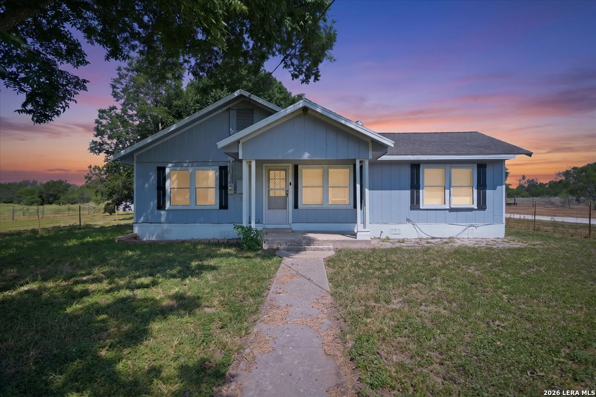 171 County Road 325 George West TX 78022