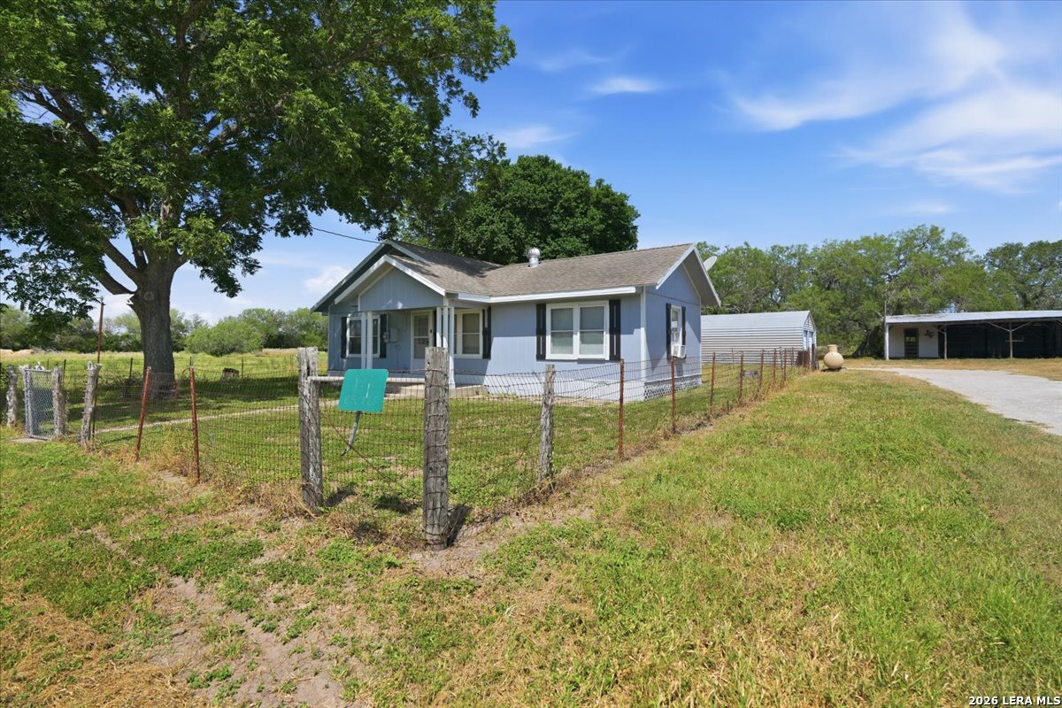 171 County Road 325 George West TX 78022