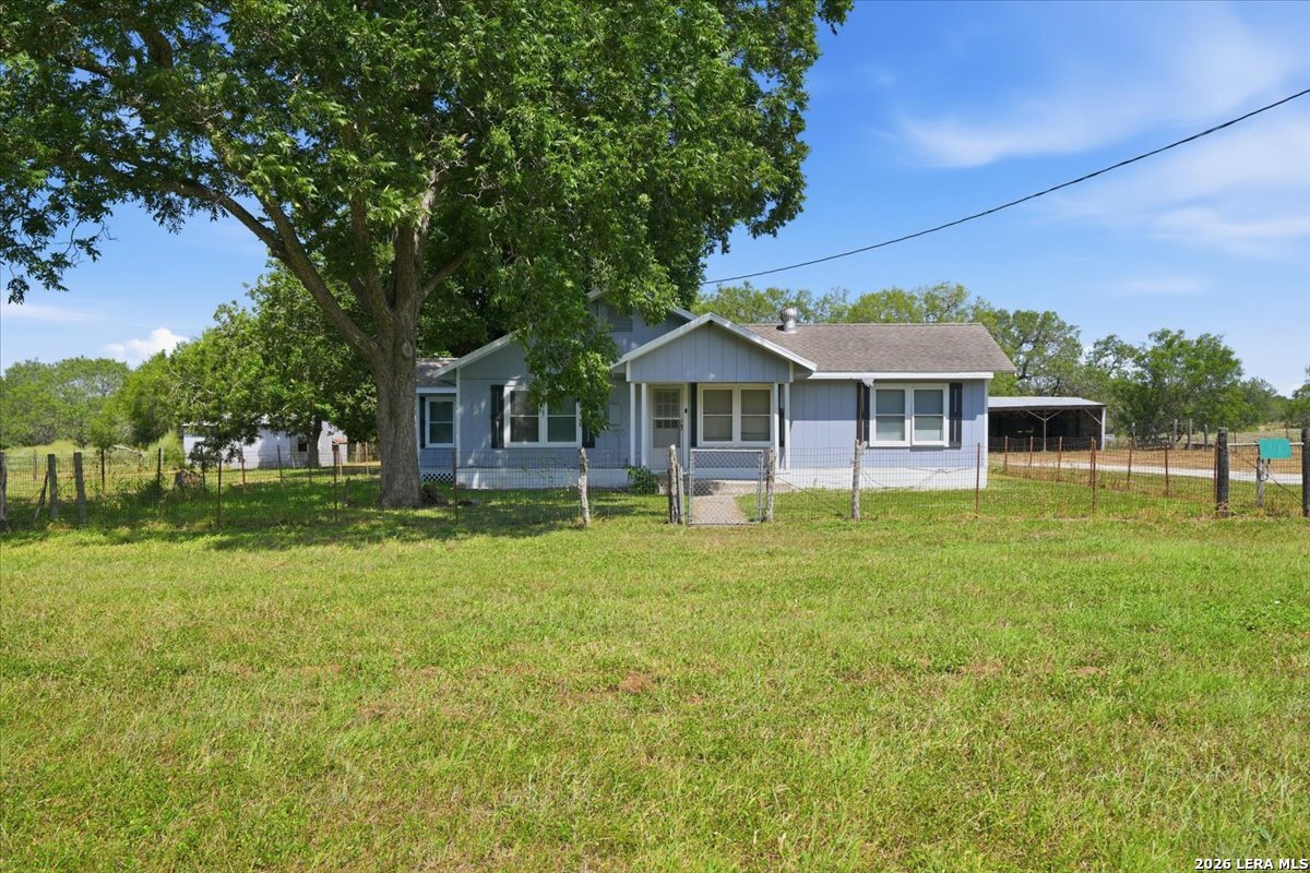 171 County Road 325 George West TX 78022