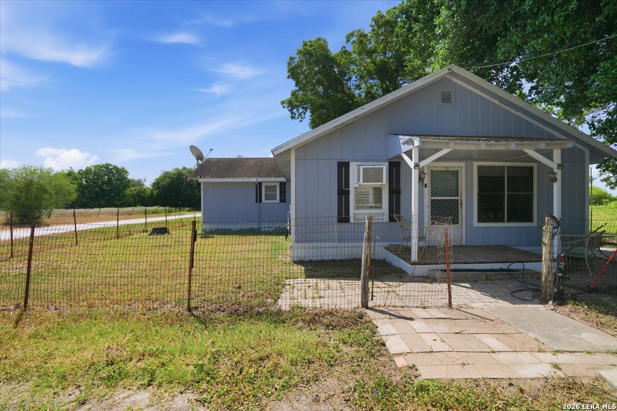 171 County Road 325 George West TX 78022