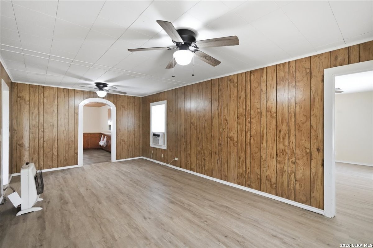 171 County Road 325 George West TX 78022