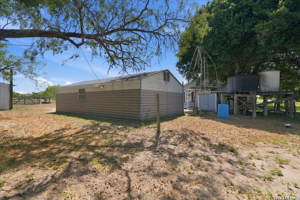 171 County Road 325 George West TX 78022