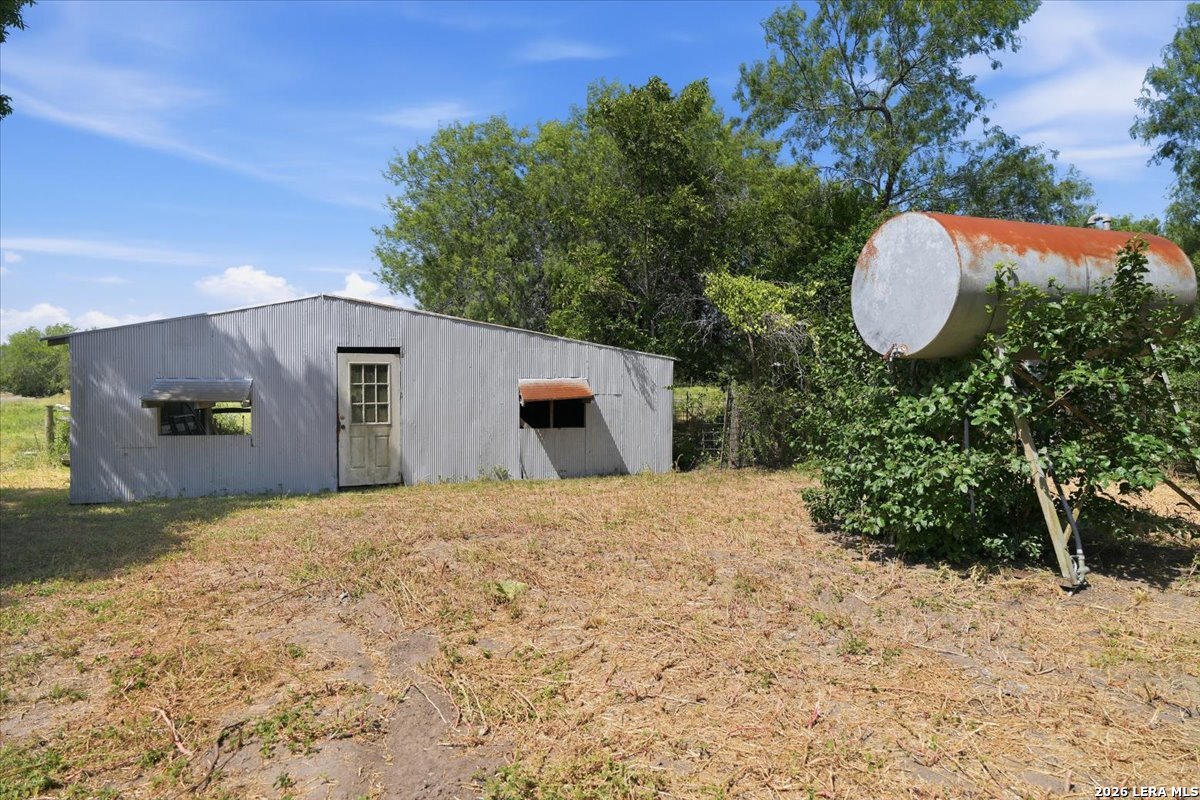 171 County Road 325 George West TX 78022