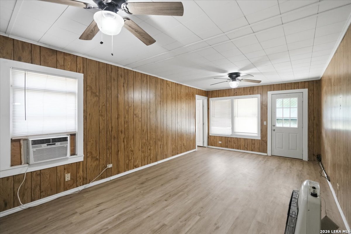 171 County Road 325 George West TX 78022