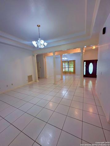 508 Lagunillas Charlotte TX 78011