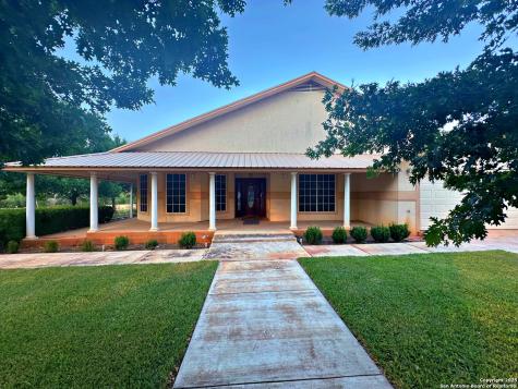 508 Lagunillas Charlotte TX 78011
