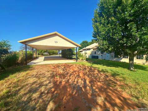 508 Lagunillas Charlotte TX 78011