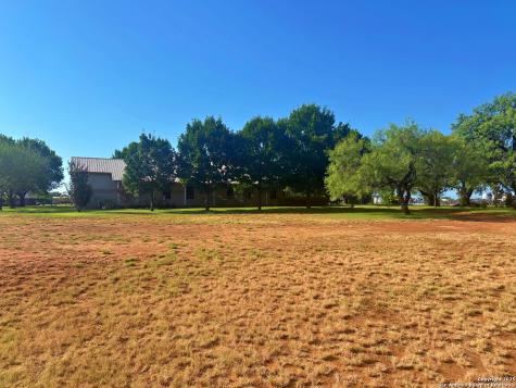 508 Lagunillas Charlotte TX 78011