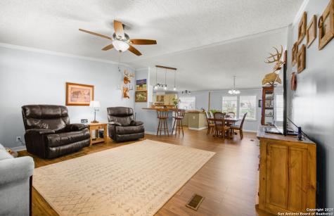 638 Lagunillas Charlotte TX 78011