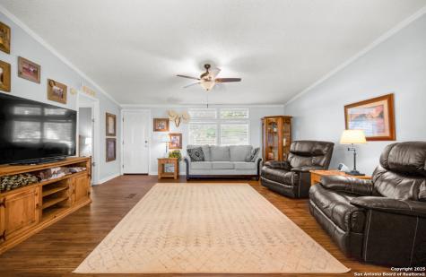 638 Lagunillas Charlotte TX 78011