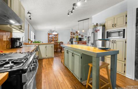 638 Lagunillas Charlotte TX 78011