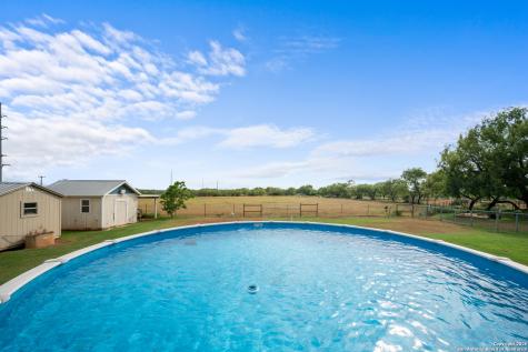 638 Lagunillas Charlotte TX 78011