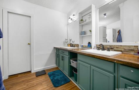 638 Lagunillas Charlotte TX 78011