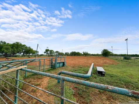 638 Lagunillas Charlotte TX 78011