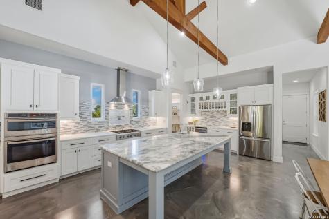 223 Oak Shores Canyon Lake TX 78133