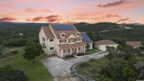 1040 County Road 2720 Mico TX 78056