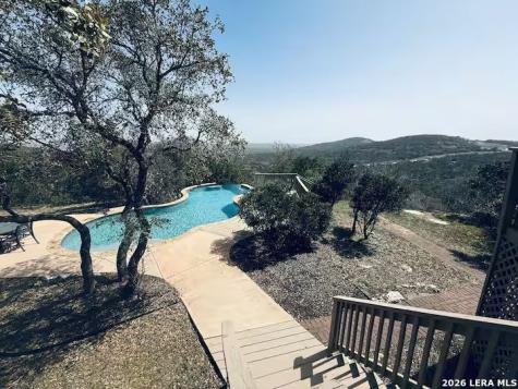 1040 County Road 2720 Mico TX 78056