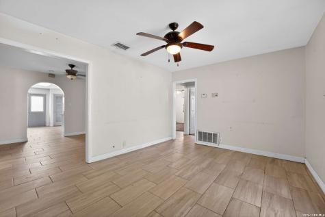 212 Djenadi Drive Pleasanton TX 78064