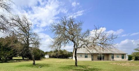 1520 Lakeside Drive Lakehills TX 78063