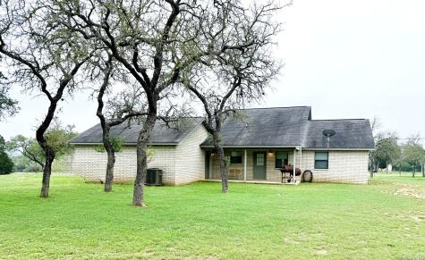 1520 Lakeside Drive Lakehills TX 78063