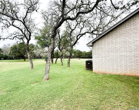 1520 Lakeside Drive Lakehills TX 78063