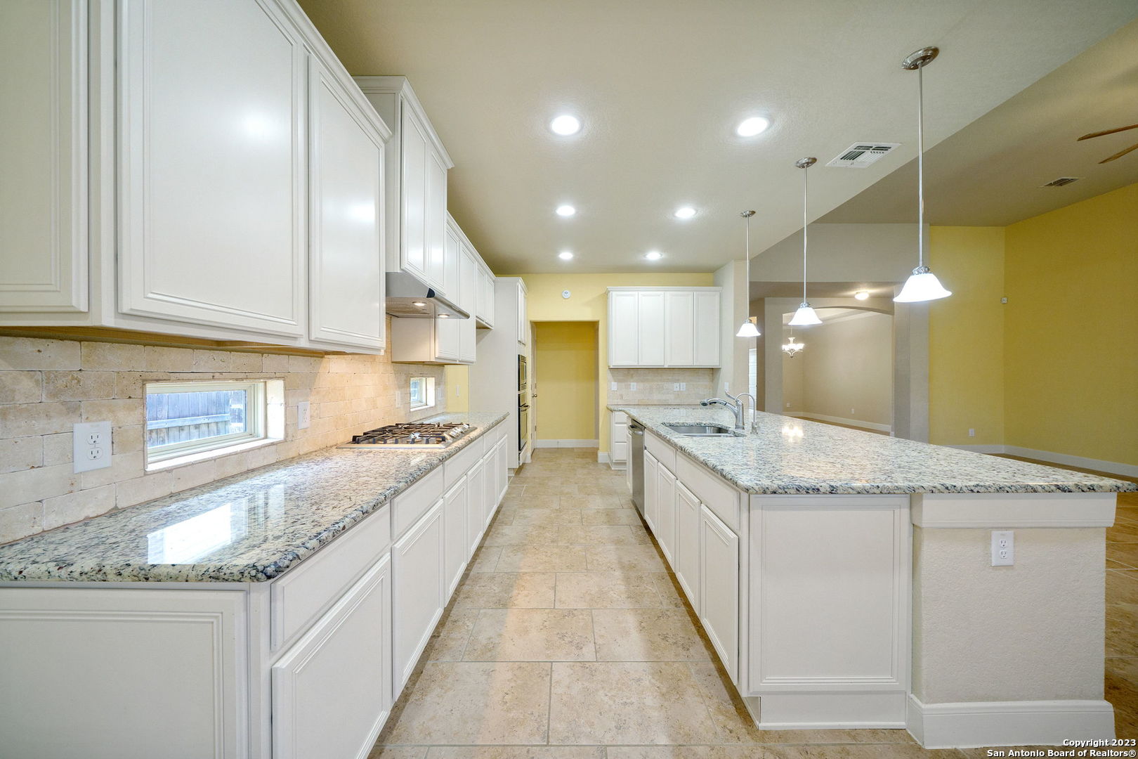 8915 Highland Gate San Antonio TX 78254