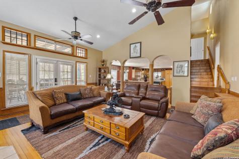 1806 Ponderosa New Braunfels TX 78132