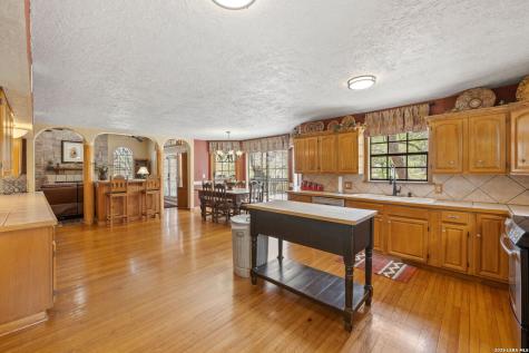 1806 Ponderosa New Braunfels TX 78132
