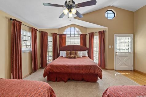 1806 Ponderosa New Braunfels TX 78132