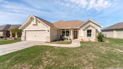 129 Fairway Drive Floresville TX 78114