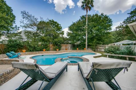 4 Inwood Way Drive San Antonio TX 78248