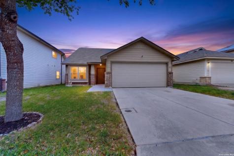 4815 Badland Beacon Converse TX 78109