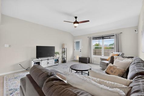 4815 Badland Beacon Converse TX 78109