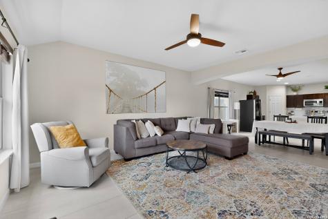 4815 Badland Beacon Converse TX 78109