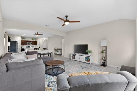 4815 Badland Beacon Converse TX 78109